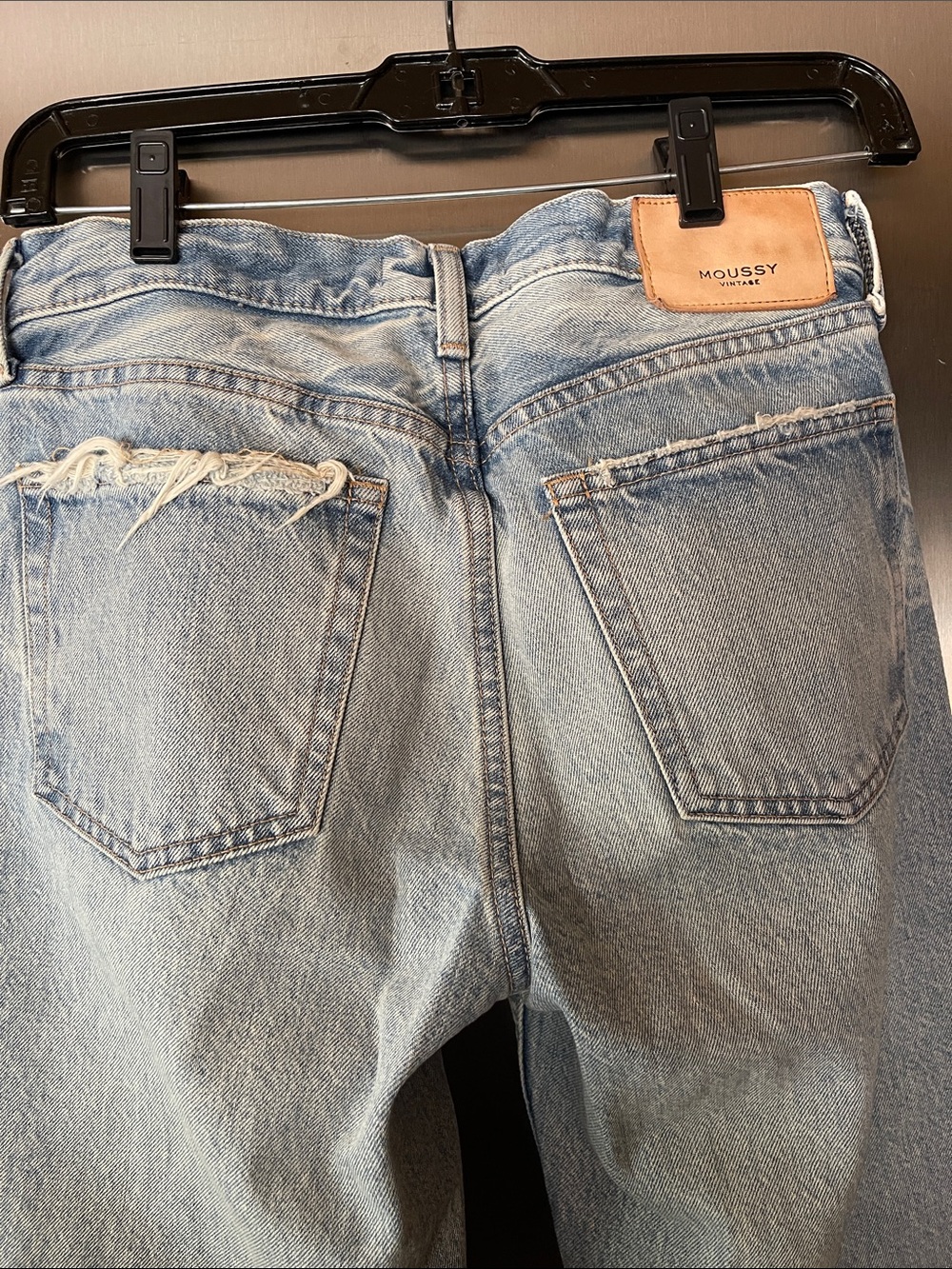 Moussy distressed brand new jeans - Picture 4 of 7